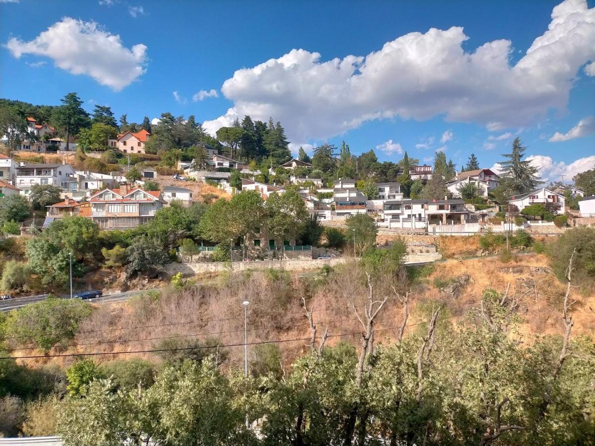 Apartamento Rural Miraflores de la Sierra Eksteriør billede